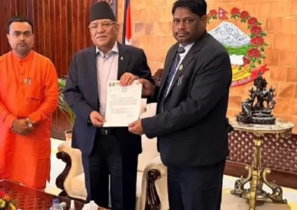 प्रधानमन्त्री दाहाललाई जनमतले बुझायो ज्ञापनपत्र