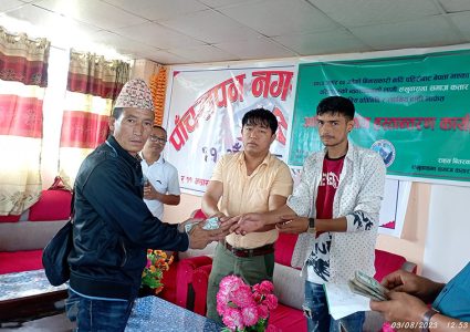 हेवाखोला बाढीमा बेपत्ता तथा मृतकका परिवारलाई २ लाख सहयोग